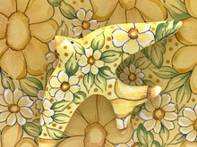 Carregar imagem no visualizador da galeria, Andorinha, Pintura, Azulejo, Decoração, Amarelo, Margaridas, Andorinha de cerâmica, Andorinha Portuguesa, pintura em azulejo, Cerâmica, Quadro