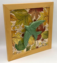 Carregar imagem no visualizador da galeria, Andorinha, Pintura, Azulejo, Decoração, Outono, folhagem, pintura em azulejo, andorinha portuguesa, pintura em cerâmica, quadro de andorinha, quadro,