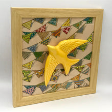 Carregar imagem no visualizador da galeria, Andorinha, Pintura, Azulejo, Decoração, banderolas, banderinhas, São João, Festa Junina, Popular, amarelo, quadro de andorinha, arte, pintura em azulejo