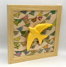 Carregar imagem no visualizador da galeria, Andorinha, Pintura, Azulejo, Decoração, banderolas, banderinhas, São João, Festa Junina, Popular, amarelo, quadro de andorinha, arte, pintura em azulejo