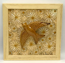 Carregar imagem no visualizador da galeria, Andorinha, Pintura, Azulejo, Decoração, flores, amarelo, girassois, quadro de andorinha, arte, pintura em azulejo