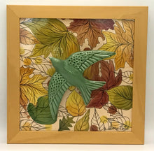 Carregar imagem no visualizador da galeria, Andorinha, Pintura, Azulejo, Decoração, Outono, folhagem, pintura em azulejo, andorinha portuguesa, pintura em cerâmica, quadro de andorinha, quadro,