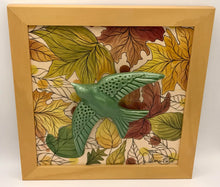 Carregar imagem no visualizador da galeria, Andorinha, Pintura, Azulejo, Decoração, Outono, folhagem, pintura em azulejo, andorinha portuguesa, pintura em cerâmica, quadro de andorinha, quadro,