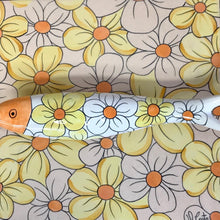 Carregar imagem no visualizador da galeria, Quadro Azulejo Sardinha, Margaridas Amarelas - 24x24cm
