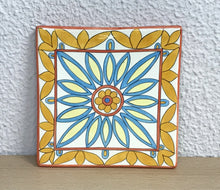 Carregar imagem no visualizador da galeria, Azulejo 15cm, pintado à mão, Azulejo clássico, quadro decorativo, para penduarar, art em azulejo, cerâmica