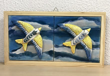 Carregar imagem no visualizador da galeria, Quadro de Andorinhas, Azulejos Pintados à Mão, Clássicos da Cultura Portuguesa, Quadro de Azulejos, Quadro com Moldura, Painel de Azulejos,