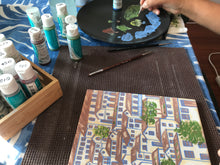 Carregar imagem no visualizador da galeria, Tábua de Madeira com Azulejo 50x22cm - Naif