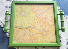 Carregar imagem no visualizador da galeria, Bandeja de Madeira com azulejos pintados à mão - Citricos - 42 x 37cm