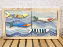 Carregar imagem no visualizador da galeria, Quadro cardume de mini sardinhas 18 x 33 x 1,7cm