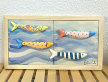 Carregar imagem no visualizador da galeria, Quadro cardume de mini sardinhas 18 x 33 x 1,7cm