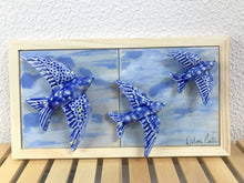 Carregar imagem no visualizador da galeria, Quadro Azulejos- Céu de Andorinhas - 18x33x5cm