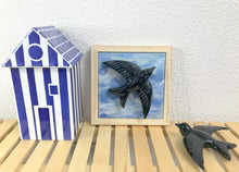 Carregar imagem no visualizador da galeria, Mini Quadrinho de Azulejo com Andorinha, 18x18cm