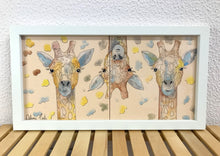 Carregar imagem no visualizador da galeria, Quadro de Azulejo, Pintado à Mão, com Moldura, Pintura Original, Girafas Coloridas, Pop Art, Decoração, Arte para Pendura, Quadro divertido
