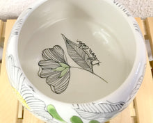 Carregar imagem no visualizador da galeria, Pote de cerâmica com tampa