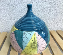 Carregar imagem no visualizador da galeria, Pote de cerâmica com tampa