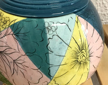 Carregar imagem no visualizador da galeria, Pote de cerâmica com tampa