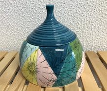 Carregar imagem no visualizador da galeria, Pote de cerâmica com tampa