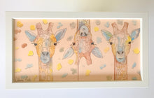 Carregar imagem no visualizador da galeria, Quadro de Azulejo, Pintado à Mão, com Moldura, Pintura Original, Girafas Coloridas, Pop Art, Decoração, Arte para Pendura, Quadro divertido