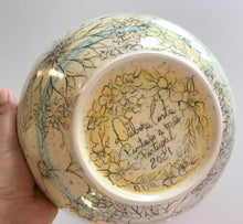 Carregar imagem no visualizador da galeria, Tigela Grande de cerâmica pintada à mão - Floral