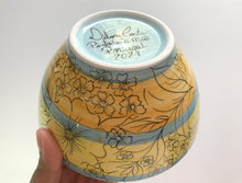 Carregar imagem no visualizador da galeria, Bowl de cerâmica, pintado à mão
