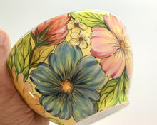 Carregar imagem no visualizador da galeria, Bowl de cerâmica, pintado à mão