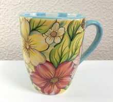 Carregar imagem no visualizador da galeria, Caneca floral de Cerâmica, pintada à mão