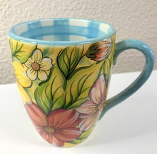 Carregar imagem no visualizador da galeria, Caneca floral de Cerâmica, pintada à mão