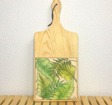 Carregar imagem no visualizador da galeria, Tábua de Madeira com Azulejo 50x22cm