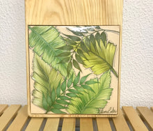 Carregar imagem no visualizador da galeria, Tábua de Madeira com Azulejo 50x22cm