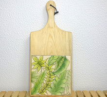 Carregar imagem no visualizador da galeria, Tábua de Madeira com Azulejo 50x22cm