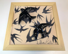 Carregar imagem no visualizador da galeria, Quadro Azulejo e Andorinhas, Clássica- 24x24cm