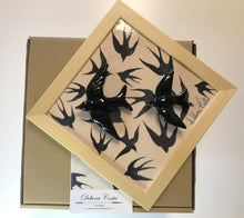 Carregar imagem no visualizador da galeria, Quadro Azulejo e Andorinhas, Clássica- 24x24cm