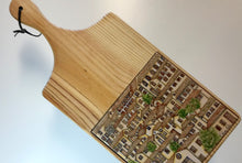 Carregar imagem no visualizador da galeria, Tábua de Madeira com Azulejo 50x22cm - Naif