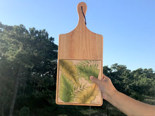 Carregar imagem no visualizador da galeria, Tábua de Madeira com Azulejo 50x22cm