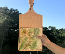 Carregar imagem no visualizador da galeria, Tábua de Madeira com Azulejo 50x22cm