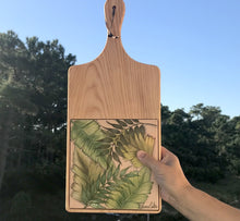 Carregar imagem no visualizador da galeria, Tábua de Madeira com Azulejo 50x22cm