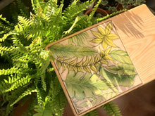 Carregar imagem no visualizador da galeria, Tábua de Madeira com Azulejo 50x22cm