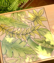 Carregar imagem no visualizador da galeria, Tábua de Madeira com Azulejo 50x22cm