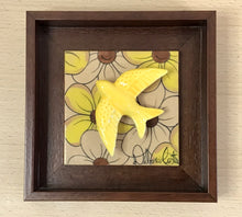 Carregar imagem no visualizador da galeria, Quadro Andorinha, Pintura à mão, Azulejo Português, Decoração, Cultura e Tradicional portuguesa, Andorinha Portuguesa, cerâmica Portuguesa,