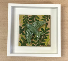 Carregar imagem no visualizador da galeria, Quadro Andorinha, Pintura à mão, Azulejo Português, Decoração, Cultura e Tradicional portuguesa, Andorinha Portuguesa, cerâmica Portuguesa,