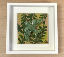 Carregar imagem no visualizador da galeria, Quadro Andorinha, Pintura à mão, Azulejo Português, Decoração, Cultura e Tradicional portuguesa, Andorinha Portuguesa, cerâmica Portuguesa,