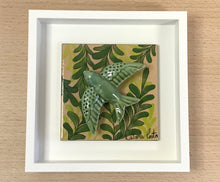 Carregar imagem no visualizador da galeria, Quadro Andorinha, Pintura à mão, Azulejo Português, Decoração, Cultura e Tradicional portuguesa, Andorinha Portuguesa, cerâmica Portuguesa,