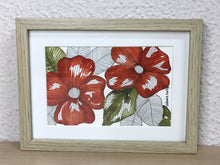 Carregar imagem no visualizador da galeria, Quadrinho Pintado á Mão em Aguarela, com Moldura, Pintura floral, Pequena Moldura, Arte Decorativa, Pintura em Papel, Aquarela, flores