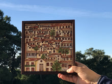 Carregar imagem no visualizador da galeria, Quadro com Pintura Naif, com Moldura de Madeira, Pintura em Azulejo, Arte Naif, pintado à Mão, Decoração, Edição limitada, Pequeno 24x24cm