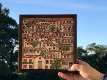 Carregar imagem no visualizador da galeria, Quadro com Pintura Naif, com Moldura de Madeira, Pintura em Azulejo, Arte Naif, pintado à Mão, Decoração, Edição limitada, Pequeno 24x24cm