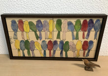 Carregar imagem no visualizador da galeria, Quadro de Azulejo, Pintado à Mão, com Moldura, Pintura Original, Varal de pássaros, Pop Art, Decoração, Arte para Pendura, Natureza,