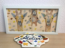 Carregar imagem no visualizador da galeria, Quadro de Azulejo, Pintado à Mão, com Moldura, Pintura Original, Girafas Coloridas, Pop Art, Decoração, Arte para Pendura, Quadro divertido
