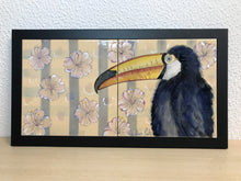 Carregar imagem no visualizador da galeria, Quadro de Azulejo, Pintado à Mão, com Moldura, Pintura Original, Tucano, Passaro Exótico, Tropical, Decoração, Arte para Pendura, Natureza