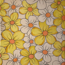 Carregar imagem no visualizador da galeria, Quadro Azulejo Andorinha, Margaridas/Amarelas - 24x24cm