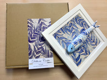 Carregar imagem no visualizador da galeria, Quadro Azulejo Sardinha, Folhagem azul- 24x24cm